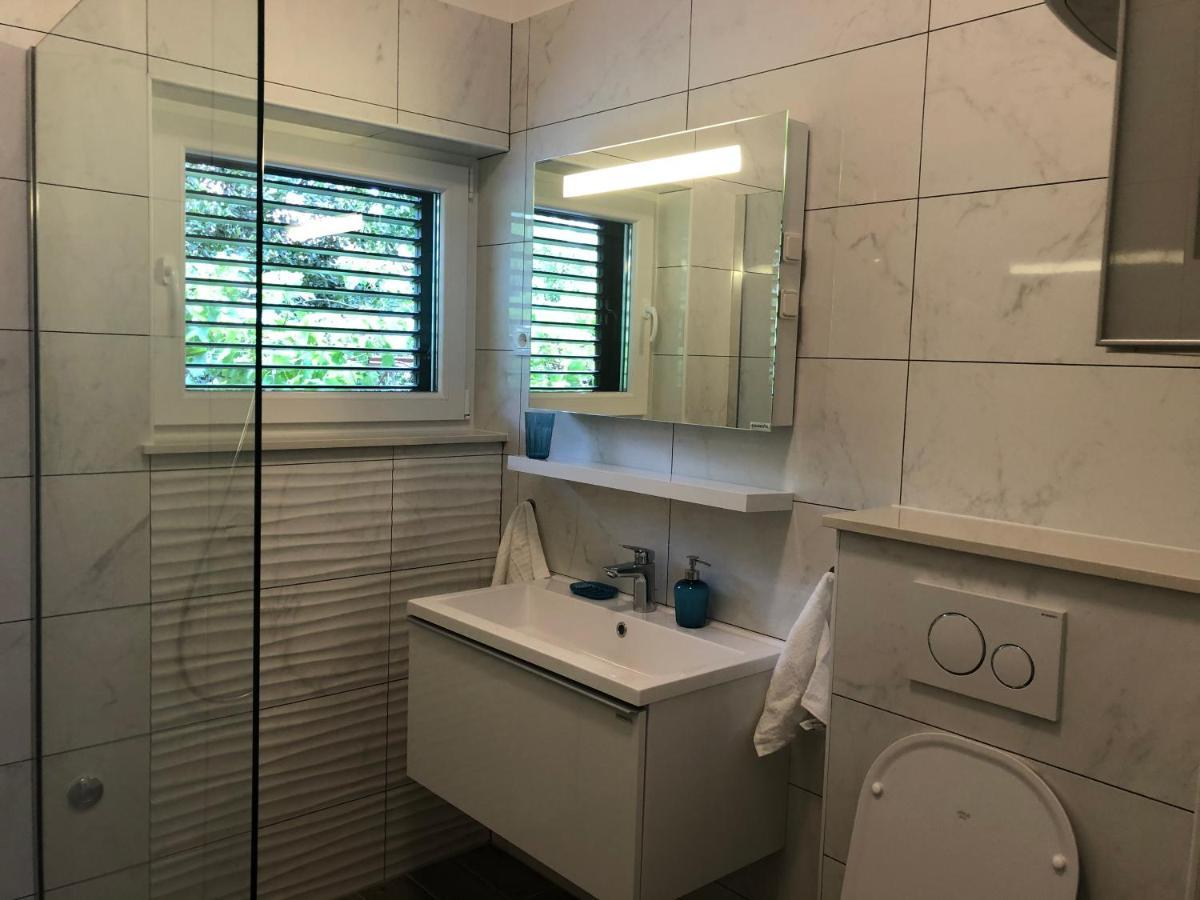 Sabina Apartments Omis Bagian luar foto