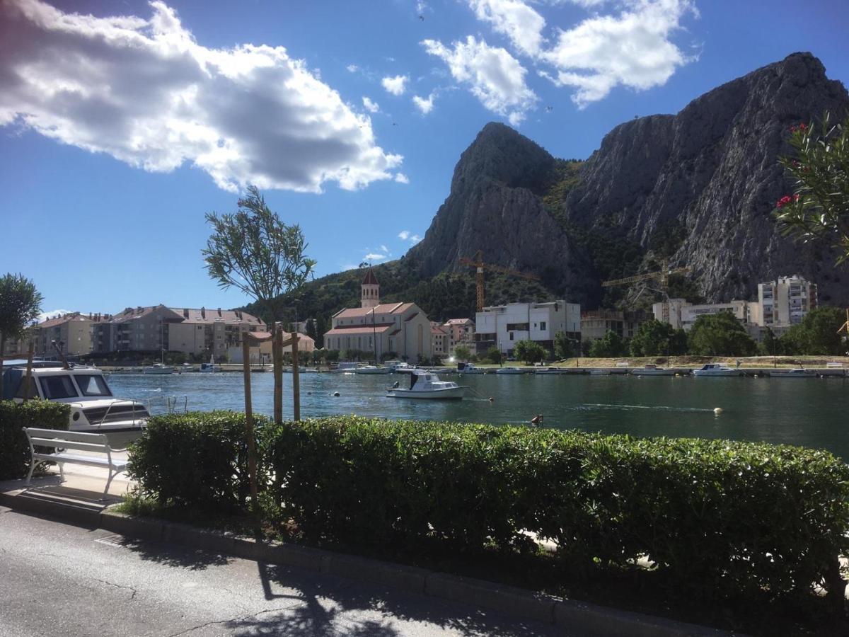 Sabina Apartments Omis Bagian luar foto